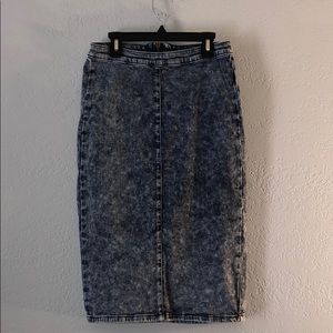 Acid Wash Pencil Denim Skirt by IRIS jeans
